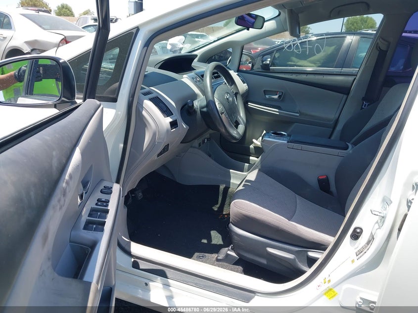 2015 Toyota Prius v VIN JTDZN3EU2FJ019187 IAAI salvage auction — LEFT FRONT, Salvage Title, sold $2,150 on 2026-07-12 (photo 5)