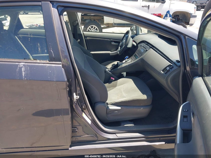 2011 Toyota Prius VIN JTDKN3DU9B1409765 IAAI salvage auction — NORMAL WEAR, Clear - Dealer Only (California), sold $2,500 on 2026-07-13 (photo 5)