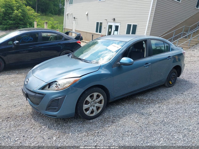 2011 Mazda 3 VIN JM1BL1UG2B1382008 IAAI salvage auction — NORMAL WEAR, Clear (Pennsylvania), sold $375 on 2026-07-28 (photo 2)
