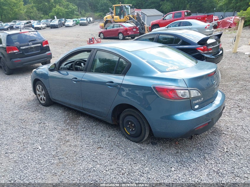 2011 Mazda 3 VIN JM1BL1UG2B1382008 IAAI salvage auction — NORMAL WEAR, Clear (Pennsylvania), sold $375 on 2026-07-28 (photo 3)