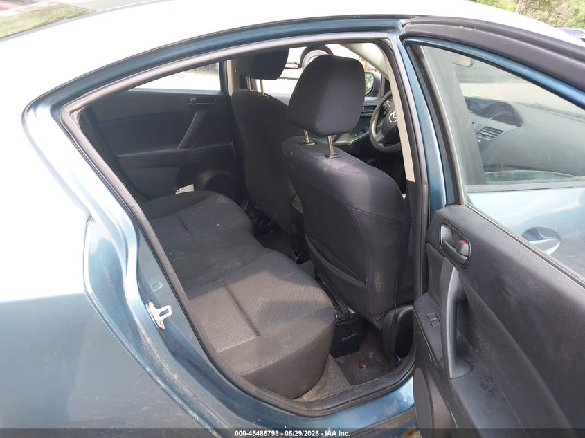 2011 Mazda 3 VIN JM1BL1UG2B1382008 IAAI salvage auction — NORMAL WEAR, Clear (Pennsylvania), sold $375 on 2026-07-28 (photo 8)