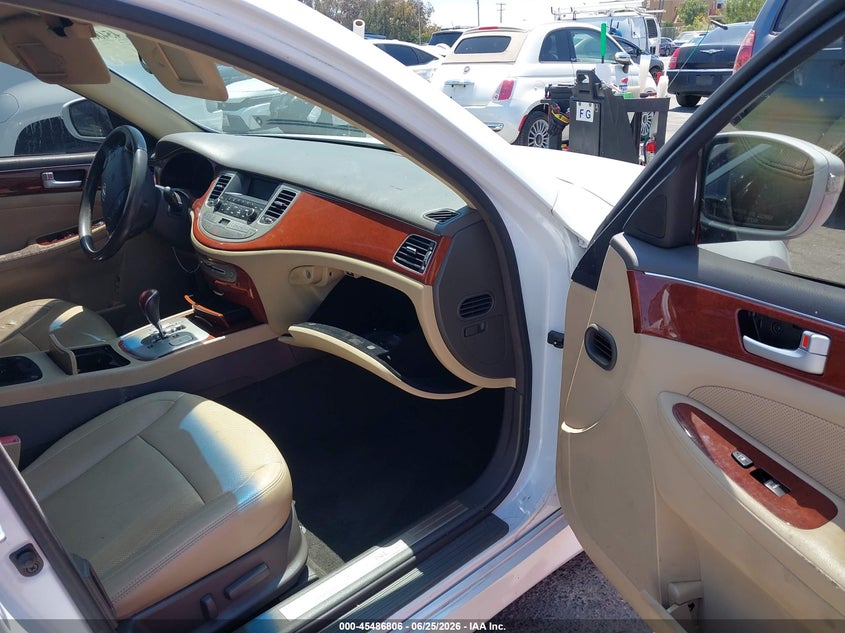 2013 Hyundai Genesis VIN KMHGC4DD9DU257839 IAAI salvage auction — NORMAL WEAR, Clear - Dealer Only (California), sold $1,100 on 2026-07-09 (photo 5)