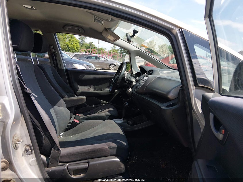 2011 Honda Fit VIN JHMGE8H52BC000922 IAAI salvage auction — NORMAL WEAR, Original (Ohio), sold $225 on 2026-07-28 (photo 5)
