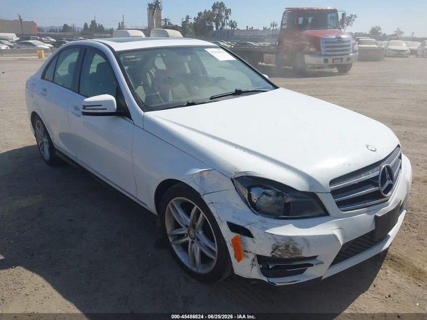 2014 Mercedes-benz C-klasse VIN WDDGF4HBXEG219143 IAAI salvage auction — RIGHT FRONT, Salvage (California), sold $900 on 2026-07-22 (photo 1)
