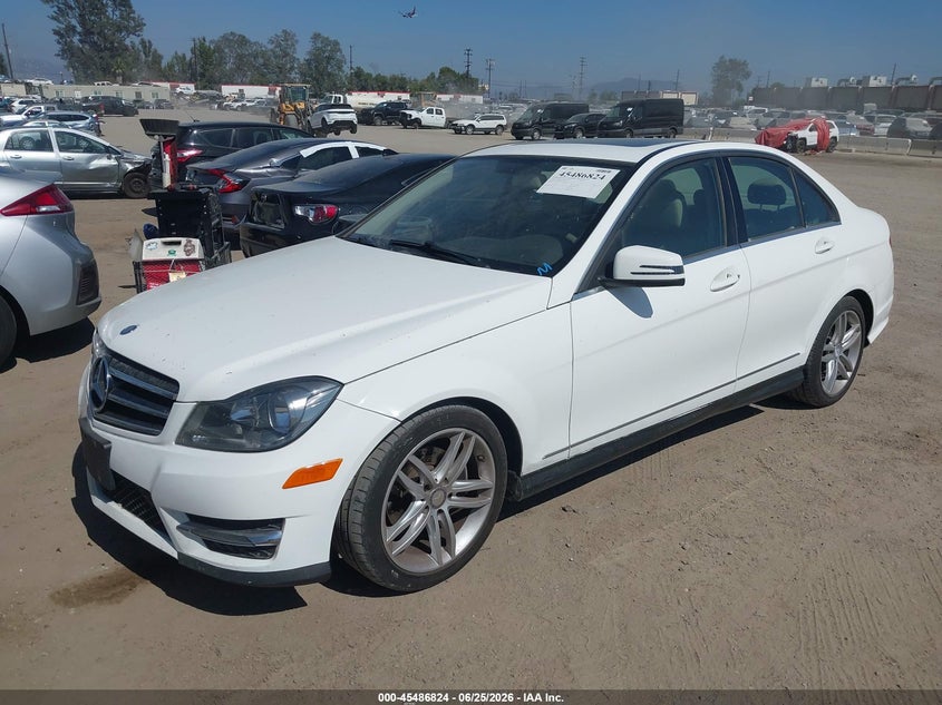 2014 Mercedes-benz C-klasse VIN WDDGF4HBXEG219143 IAAI salvage auction — RIGHT FRONT, Salvage (California), sold $900 on 2026-07-22 (photo 2)