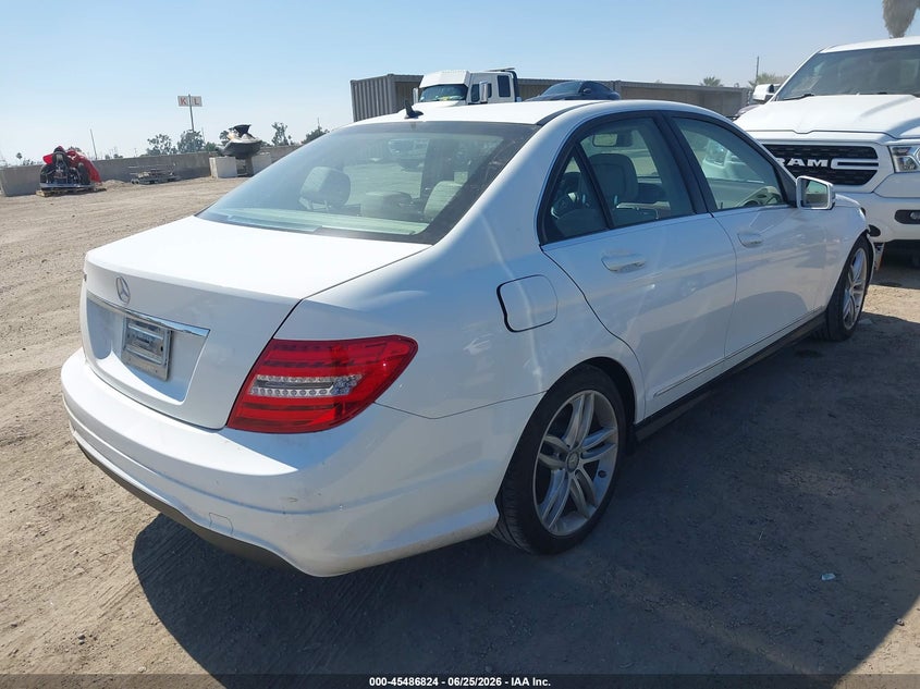 2014 Mercedes-benz C-klasse VIN WDDGF4HBXEG219143 IAAI salvage auction — RIGHT FRONT, Salvage (California), sold $900 on 2026-07-22 (photo 4)