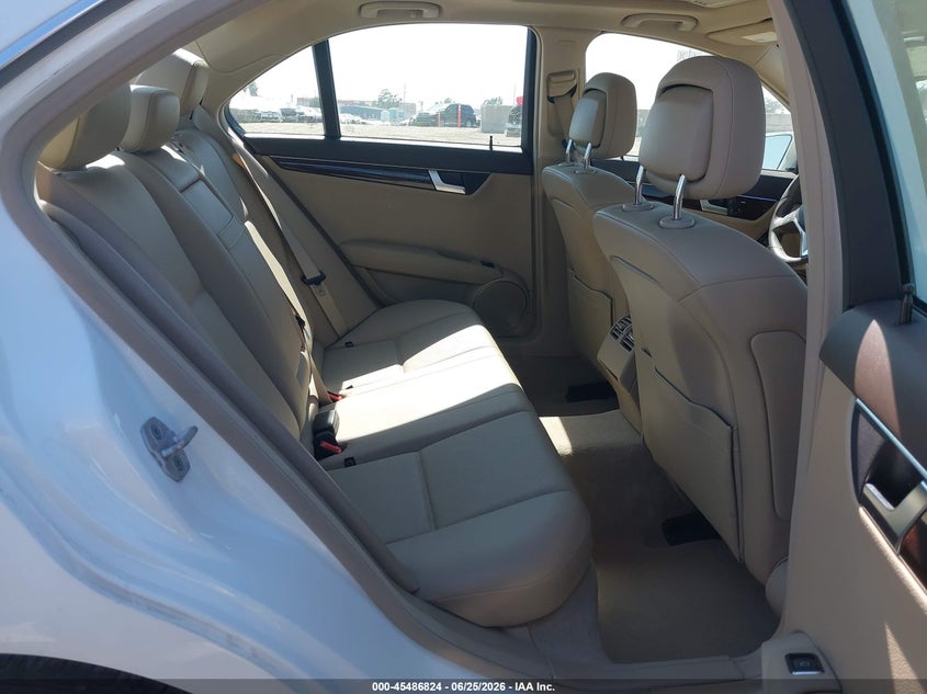 2014 Mercedes-benz C-klasse VIN WDDGF4HBXEG219143 IAAI salvage auction — RIGHT FRONT, Salvage (California), sold $900 on 2026-07-22 (photo 8)