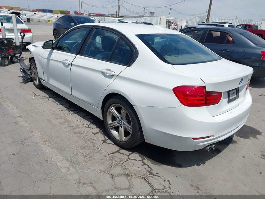 2014 BMW 3er VIN WBA3C1C58EK116329 IAAI salvage auction — FRONT END, Salvage (California), sold $950 on 2026-07-22 (photo 3)