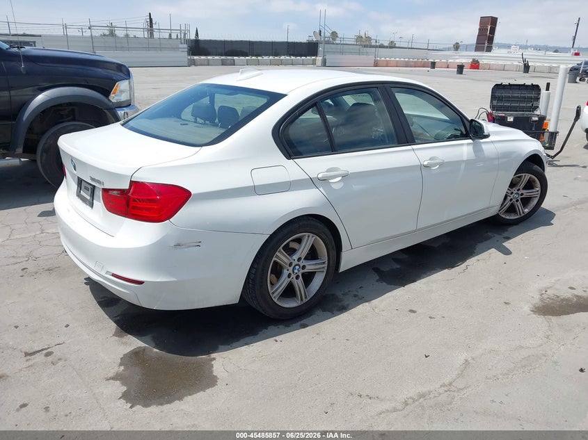 2014 BMW 3er VIN WBA3C1C58EK116329 IAAI salvage auction — FRONT END, Salvage (California), sold $950 on 2026-07-22 (photo 4)