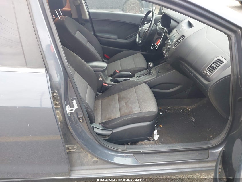 2014 Kia Forte VIN KNAFX4A83E5084498 IAAI salvage auction — MECHANICAL, Clear (California), sold $25 on 2026-07-28 (photo 5)