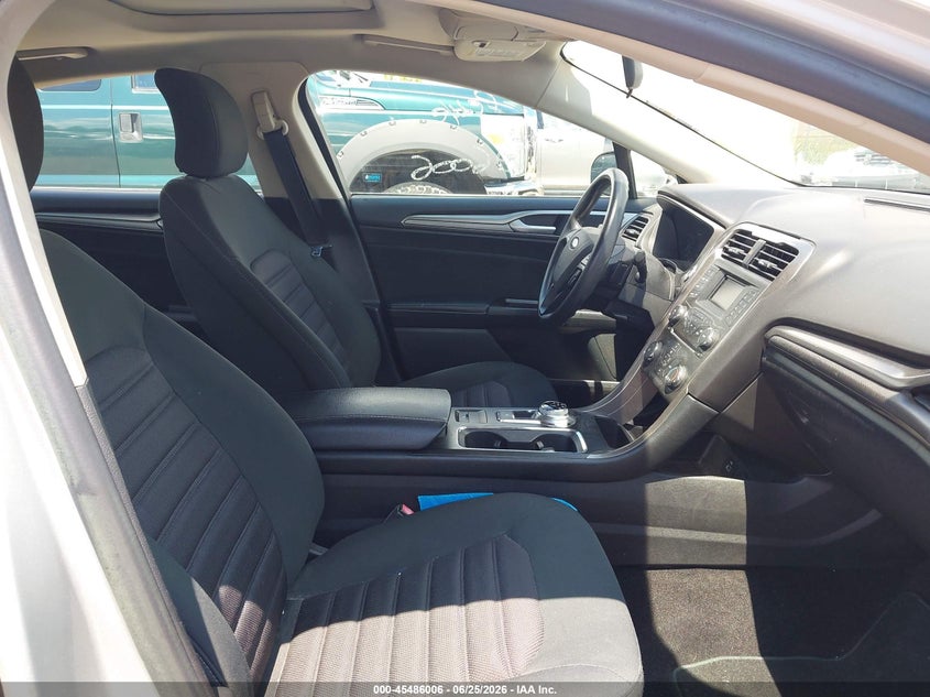 2017 Ford Fusion VIN 3FA6P0HD0HR149118 IAAI salvage auction — NORMAL WEAR, Clear (Michigan), sold $975 on 2026-07-18 (photo 5)