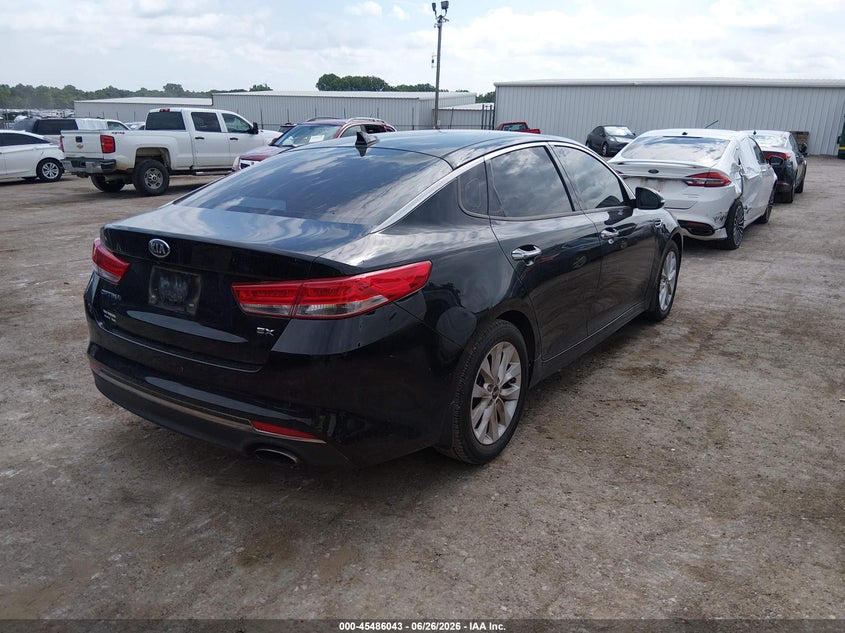 2018 Kia Optima VIN 5XXGU4L39JG186654 IAAI salvage auction — NORMAL WEAR, Clear - Public Restricted (Oklahoma), sold $1,550 on 2026-07-29 (photo 4)