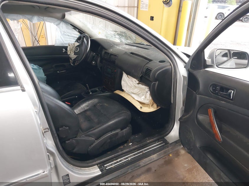 2002 Volkswagen Passat VIN WVWVH63BX2E408901 IAAI salvage auction — LEFT SIDE, Salvage (North Dakota), sold $225 on 2026-08-06 (photo 5)