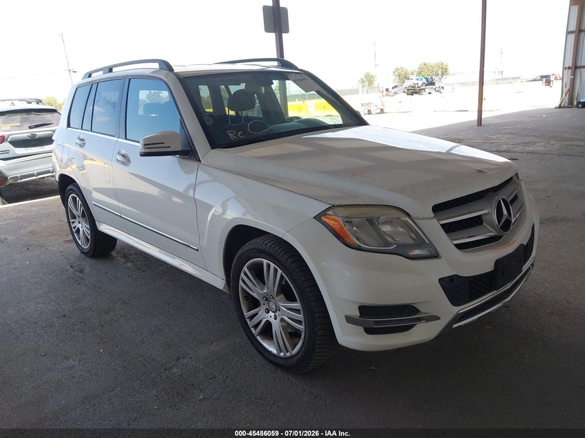 2015 Mercedes-benz VIN WDCGG0EB8FG399027 IAAI salvage auction — REAR END, Salvage Title, sold $4,000 on 2026-08-06 (photo 1)