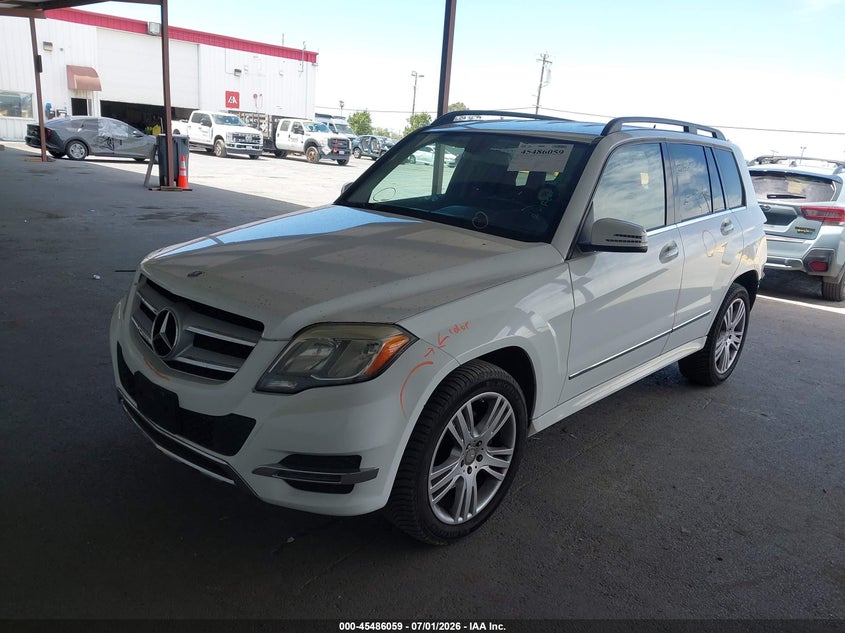 2015 Mercedes-benz VIN WDCGG0EB8FG399027 IAAI salvage auction — REAR END, Salvage Title, sold $4,000 on 2026-08-06 (photo 2)