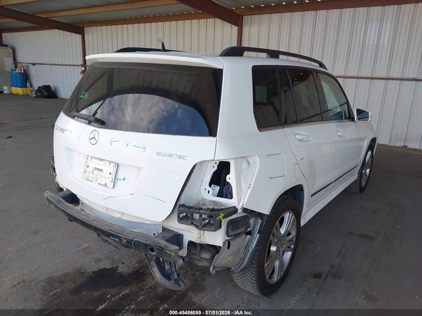 2015 Mercedes-benz VIN WDCGG0EB8FG399027 IAAI salvage auction — REAR END, Salvage Title, sold $4,000 on 2026-08-06 (photo 4)