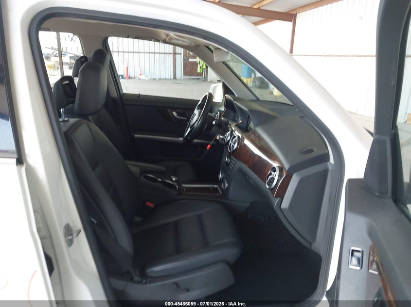 2015 Mercedes-benz VIN WDCGG0EB8FG399027 IAAI salvage auction — REAR END, Salvage Title, sold $4,000 on 2026-08-06 (photo 5)