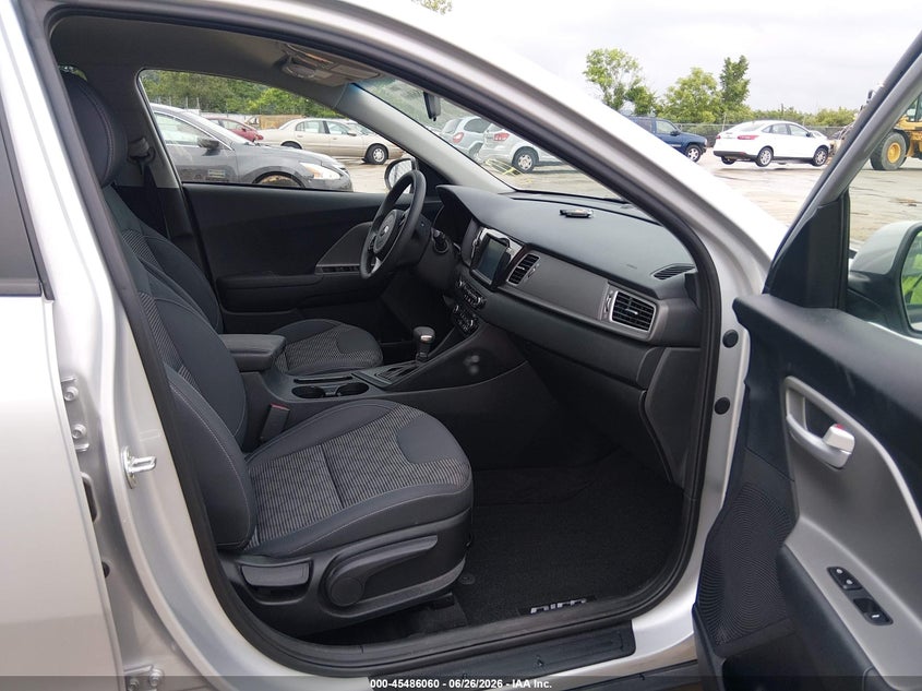 2019 Kia Niro VIN KNDCB3LC6K5302753 IAAI salvage auction — LEFT FRONT, Salvage (Illinois), sold $6,300 on 2026-07-24 (photo 5)