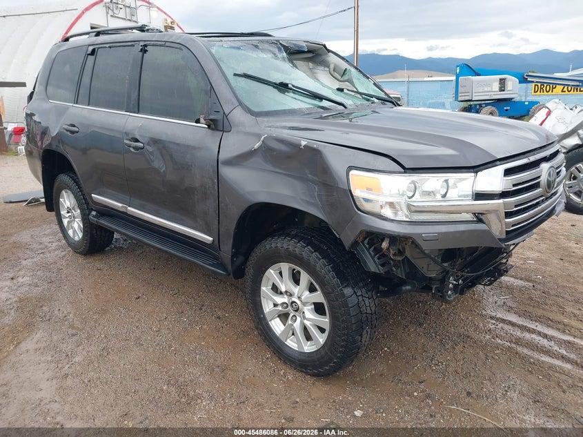2016 Toyota Land cruiser VIN JTMCY7AJ0G4040104 — IAAI salvage auction photo