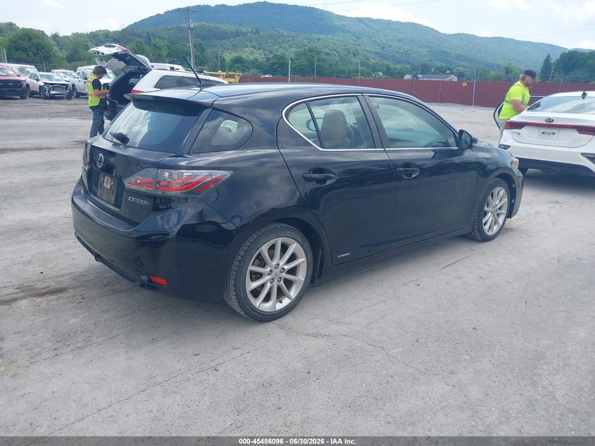 2011 Lexus Ct 200h VIN JTHKD5BH6B2017257 IAAI salvage auction — NORMAL WEAR, Clear (Pennsylvania), sold $6,150 on 2026-07-08 (photo 4)