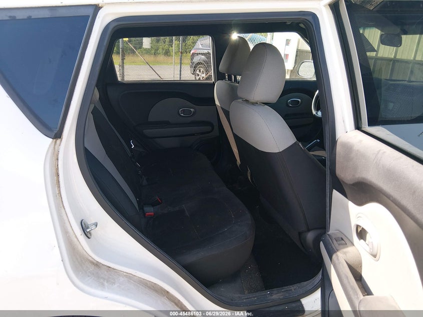 2015 Kia Soul VIN KNDJN2A2XF7135889 IAAI salvage auction — REAR END, Salvage (Idaho), sold $50 on 2026-07-28 (photo 8)