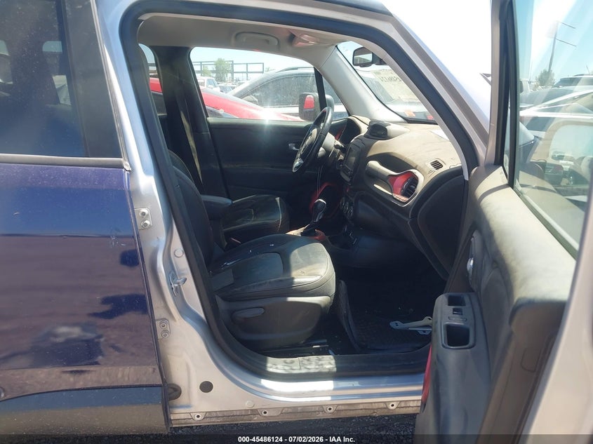 2017 Jeep Renegade VIN ZACCJBCB1HPG36578 IAAI salvage auction — NORMAL WEAR, Salvage (Arizona), sold $800 on 2026-07-14 (photo 5)