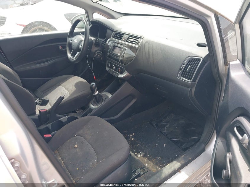 2016 Kia Rio VIN KNADM4A3XG6663621 IAAI salvage auction — NORMAL WEAR, Clear (Indiana), sold $300 on 2026-07-29 (photo 5)