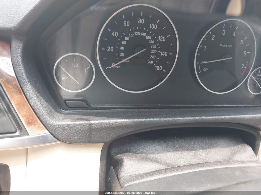 2014 BMW 3er VIN WBA3B5C57EF599461 IAAI salvage auction — WATER/FLOOD, Salvage (South Carolina), sold $675 on 2026-07-28 (photo 7)
