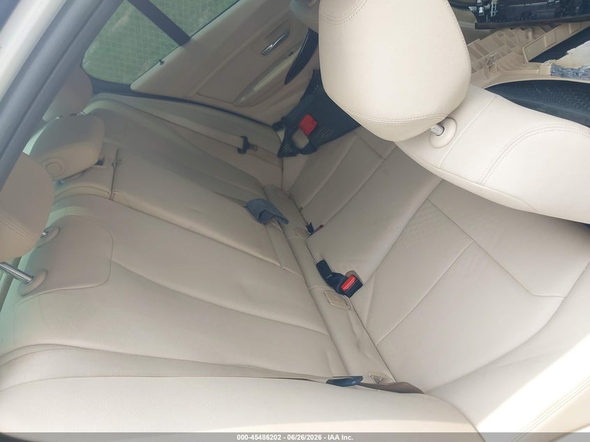 2014 BMW 3er VIN WBA3B5C57EF599461 IAAI salvage auction — WATER/FLOOD, Salvage (South Carolina), sold $675 on 2026-07-28 (photo 8)