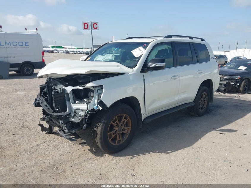 2020 Toyota Land cruiser VIN JTMCY7AJ6L4086577 IAAI salvage auction — FRONT END, Salvage Title, sold $23,050 on 2026-08-26 (photo 2)