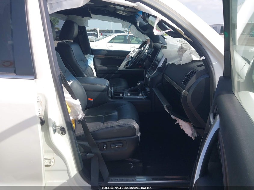 2020 Toyota Land cruiser VIN JTMCY7AJ6L4086577 IAAI salvage auction — FRONT END, Salvage Title, sold $23,050 on 2026-08-26 (photo 5)