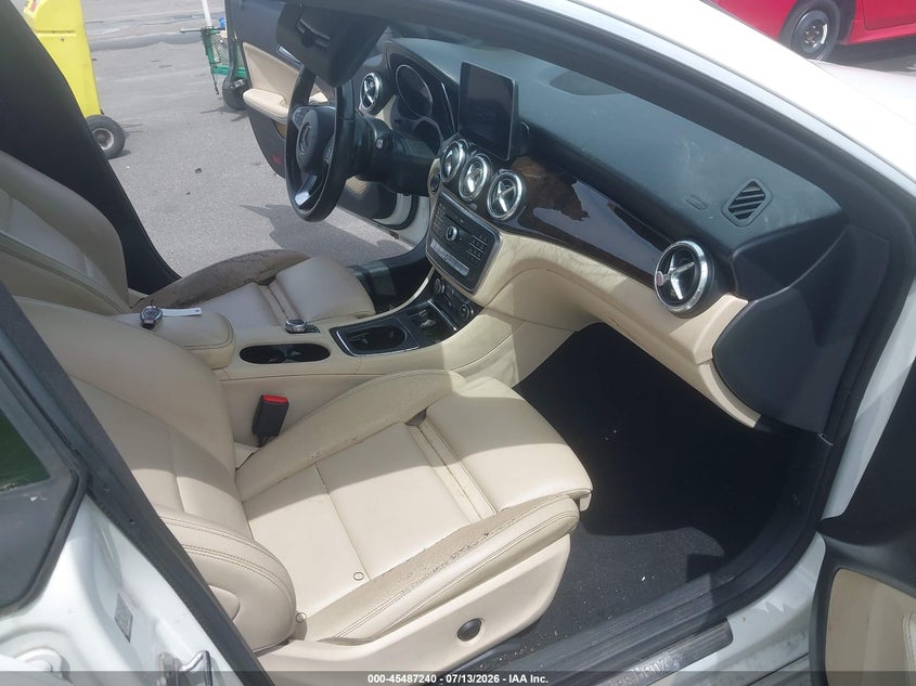 2019 Mercedes-benz Cla-class VIN WDDSJ4EB4KN774092 IAAI salvage auction — NORMAL WEAR, Clear (Florida), sold $3,325 on 2026-08-10 (photo 5)