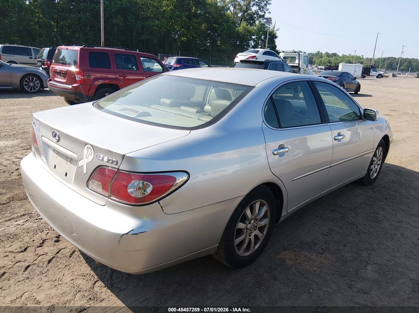 2002 Lexus Es 300 VIN JTHBF30G520051579 IAAI salvage auction — NORMAL WEAR, Clear (Maryland), sold $1,625 on 2026-07-08 (photo 4)