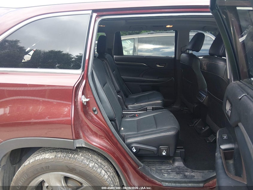 2017 Toyota Highlander VIN 5TDDZRFH6HS464895 IAAI salvage auction — FRONT END, Salvage (Kansas), sold $10,600 on 2026-07-29 (photo 8)