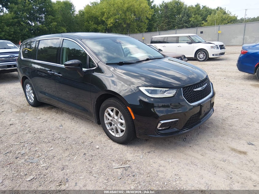 2023 Chrysler Pacifica VIN 2C4RC1BG7PR630273 IAAI salvage auction — HAIL, Wait Title, sold $8,200 on 2026-08-29 (photo 1)