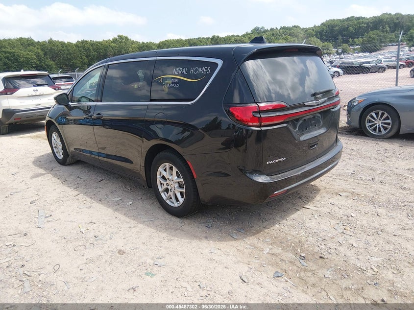 2023 Chrysler Pacifica VIN 2C4RC1BG7PR630273 IAAI salvage auction — HAIL, Wait Title, sold $8,200 on 2026-08-29 (photo 3)