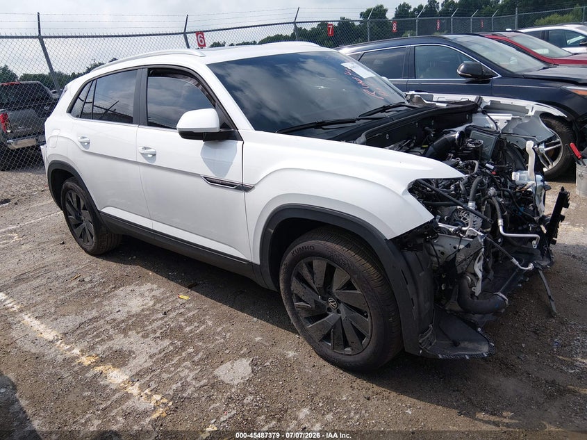 2026 Volkswagen Atlas cross sport VIN 1V2KC2CA7TC205042 IAAI salvage auction — FRONT END, Salvage (Kentucky), sold $9,800 on 2026-08-14 (photo 1)