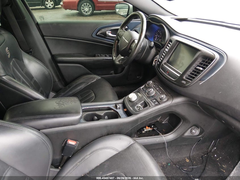 2015 Chrysler 200 VIN 1C3CCCBG2FN673310 IAAI salvage auction — NORMAL WEAR, Salvage Title, sold $500 on 2026-09-02 (photo 5)