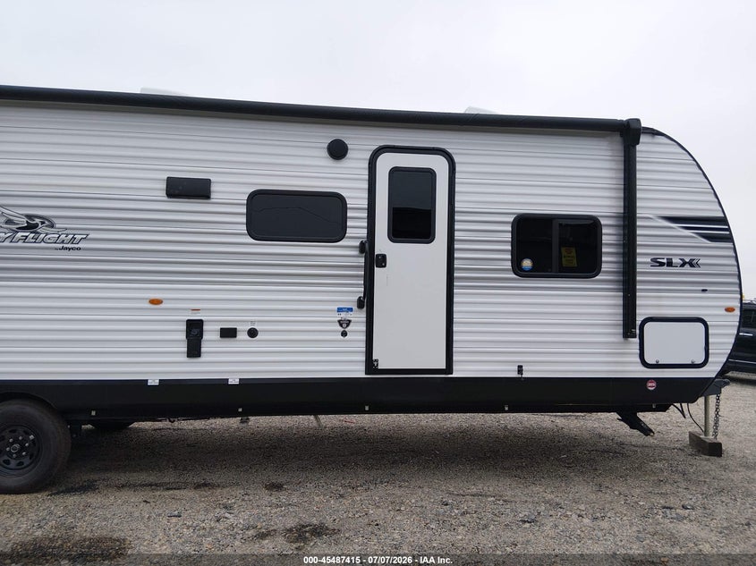 2025 Jayco Flight VIN 1UJBC0BT3S1YT0119 IAAI salvage auction — FRONT END, Salvage - 75% Or Less (Maryland), sold $12,000 on 2026-09-09 (photo 5)