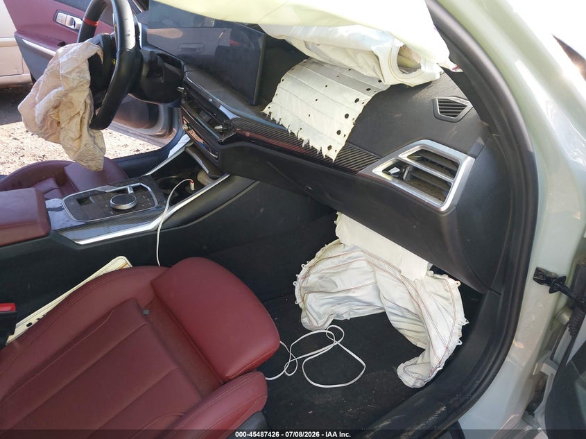 2025 BMW 3er VIN 3MW69FT00S8F47371 IAAI salvage auction — FRONT END, Salvage Title, sold $7,150 on 2026-08-24 (photo 5)