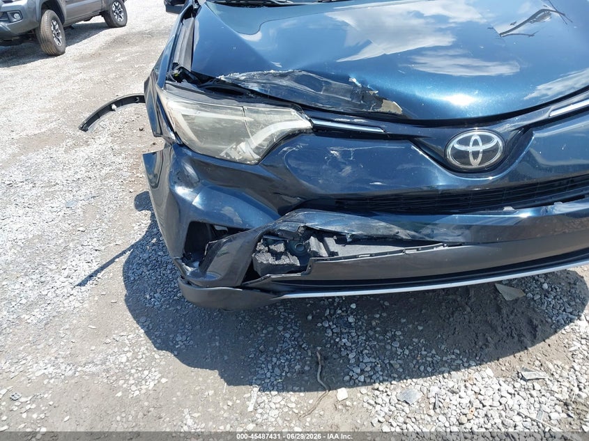 2017 Toyota Rav 4 VIN JTMWFREV5HJ142349 IAAI salvage auction — RIGHT FRONT, Salvage Title, sold $5,500 on 2026-07-31 (photo 6)