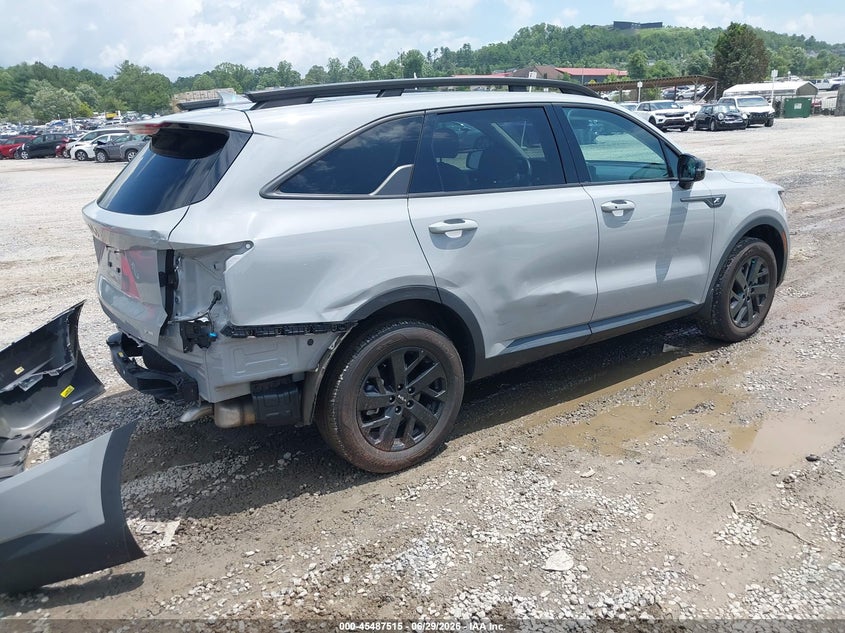 2023 Kia Sorento VIN 5XYRLDLC0PG195985 IAAI salvage auction — REAR END, Salvage Title, sold $12,725 on 2026-07-17 (photo 4)