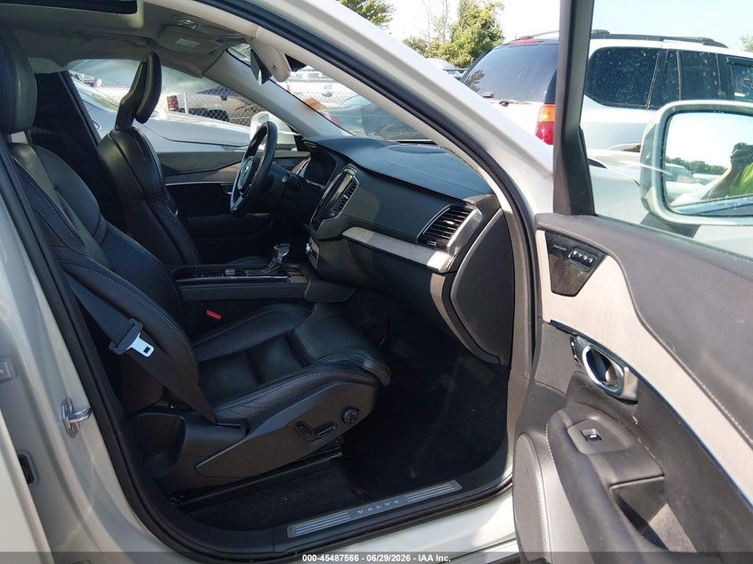 2021 Volvo Xc90 VIN YV4A22PL6M1706851 IAAI salvage auction — SIDE, Salvage Title, sold $15,000 on 2026-07-31 (photo 5)