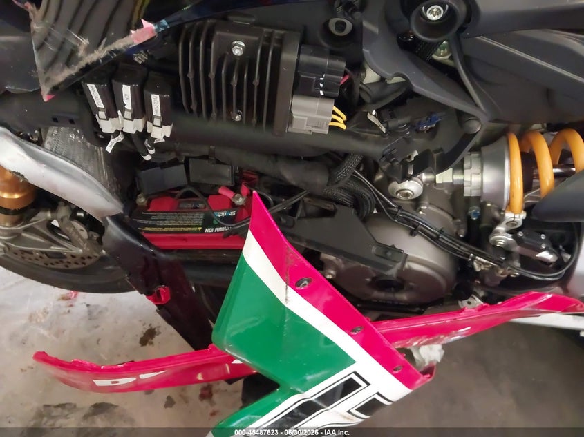 2023 Ducati Panigale VIN ZDMHAATW0PB011279 IAAI salvage auction — FRONT END, Salvage (North Carolina), sold $2,550 on 2026-08-27 (photo 9)