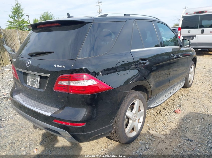 2014 Mercedes-benz M-klasse VIN 4JGDA5HBXEA268990 IAAI salvage auction — NORMAL WEAR, Clear (Virginia), sold $2,425 on 2026-07-20 (photo 4)
