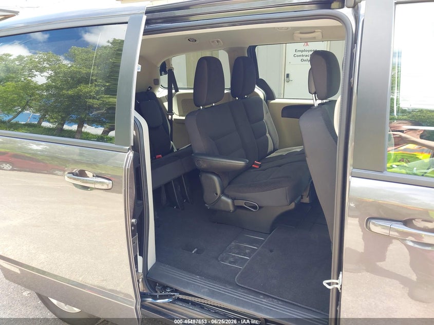 2018 Dodge Grand caravan VIN 2C4RDGBG0JR296403 IAAI salvage auction — NORMAL WEAR, Sf97 (Minnesota), sold $10,750 on 2026-08-11 (photo 8)