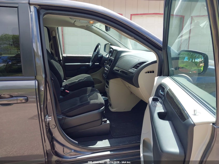 2018 Dodge Grand caravan VIN 2C4RDGBG0JR296403 IAAI salvage auction — NORMAL WEAR, Sf97 (Minnesota), sold $10,750 on 2026-08-11 (photo 5)