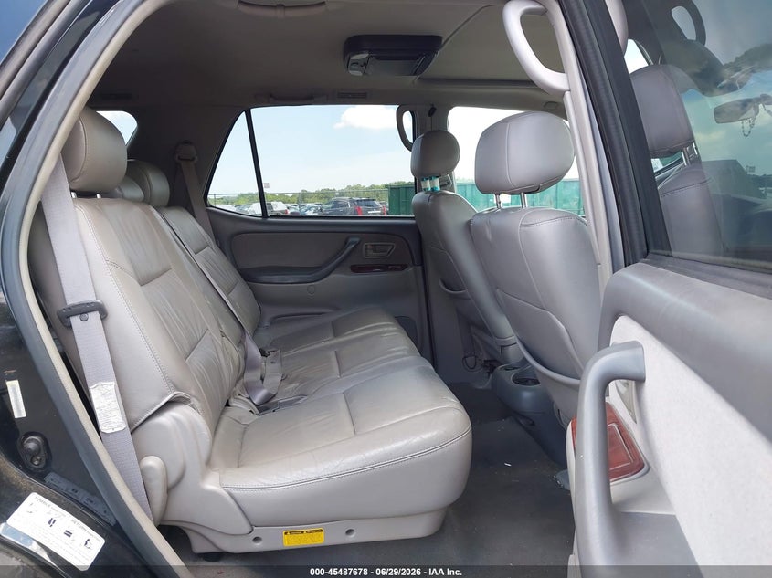 2004 Toyota Sequoia VIN 5TDBT44A44S233277 IAAI salvage auction — FRONT & REAR, Clear (New Jersey), sold $1,000 on 2026-07-27 (photo 8)