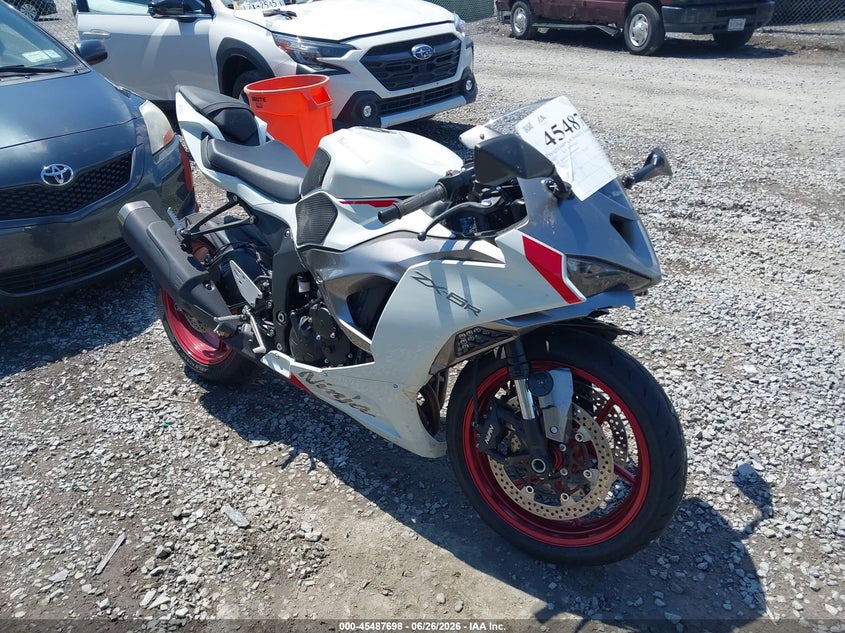 2025 Kawasaki Zx VIN JKBZXJK15SA008810 IAAI salvage auction — FRONT END, Mv-907A (New York), sold $4,325 on 2026-07-14 (photo 1)