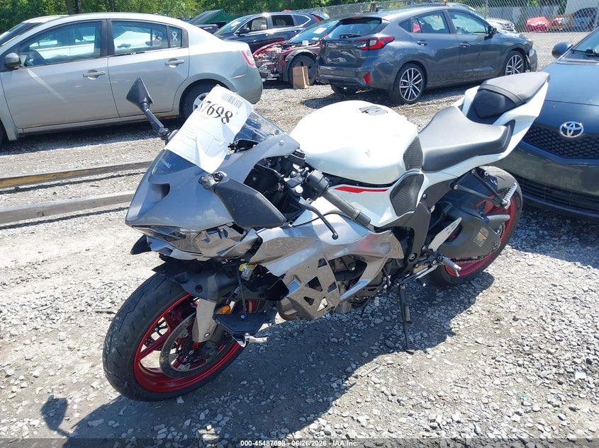 2025 Kawasaki Zx VIN JKBZXJK15SA008810 IAAI salvage auction — FRONT END, Mv-907A (New York), sold $4,325 on 2026-07-14 (photo 2)